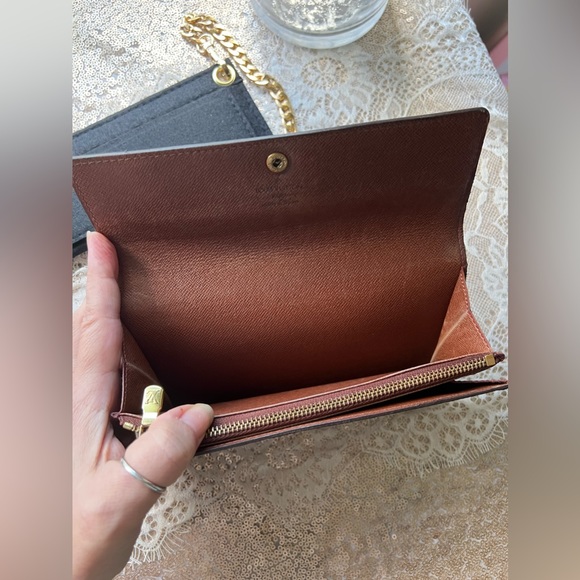 LOUIS VUITTON Monogram Sarah Long Wallet With Included Insert/Crossbody Chain - Picture 8 of 16